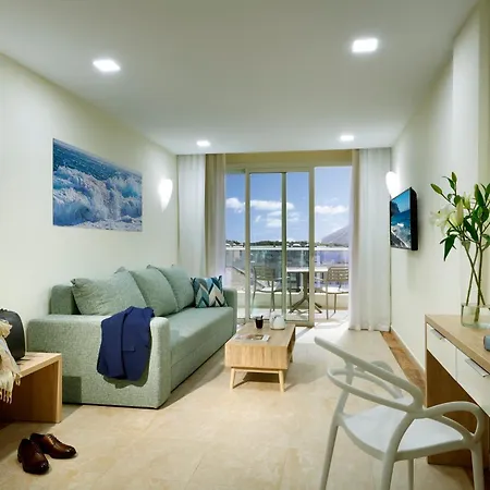 Marinell Collection 公寓式酒店 4*